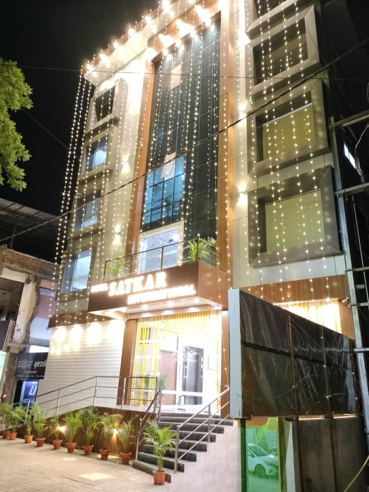Hotel Satkar International Chhindwāra 外观 照片