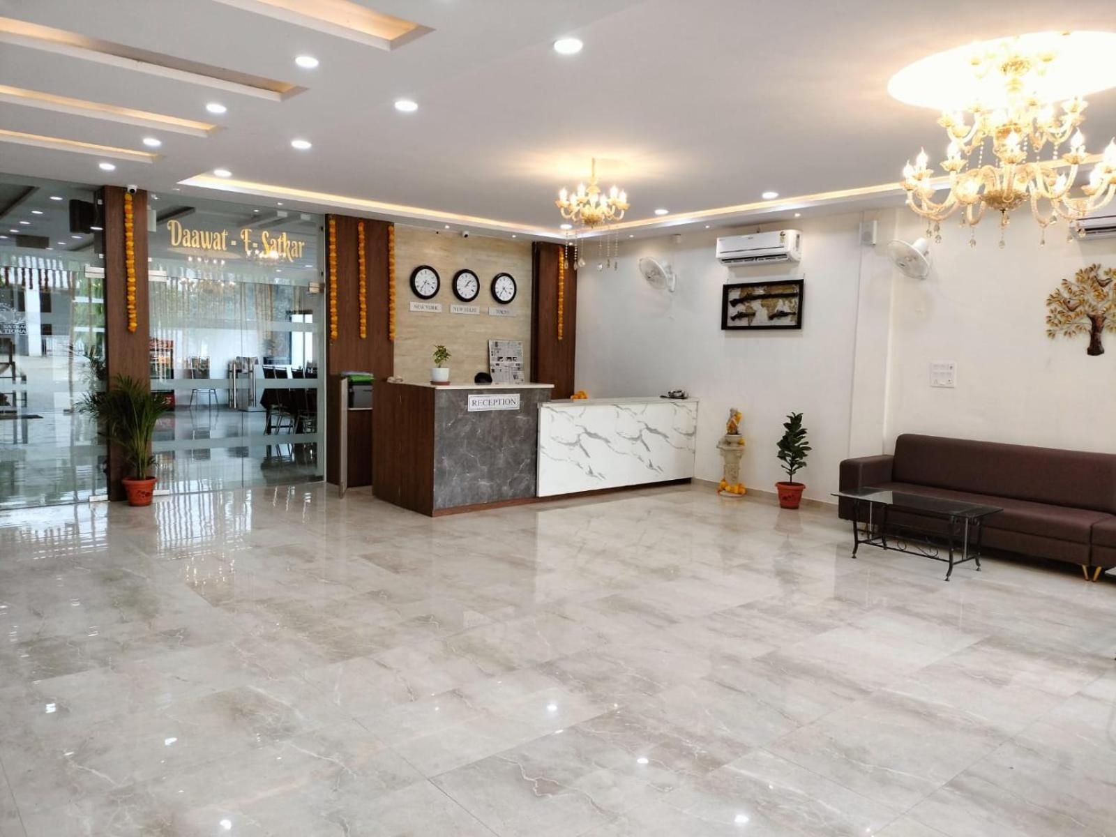 Hotel Satkar International Chhindwāra 外观 照片