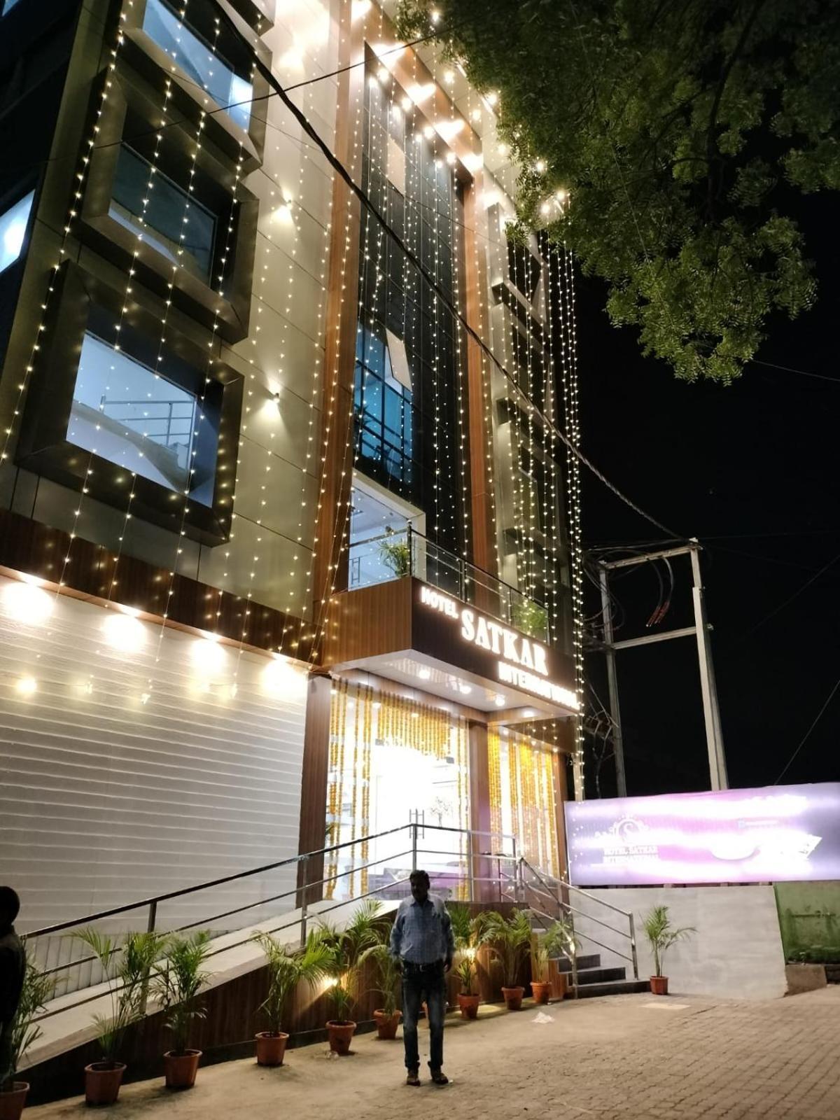 Hotel Satkar International Chhindwāra 外观 照片